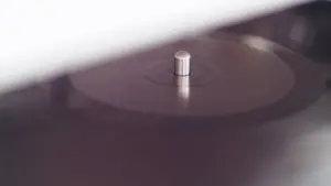 Anomalously warm weather breaks heat records