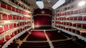 New opera house by the sea, why not the city hall? (1)