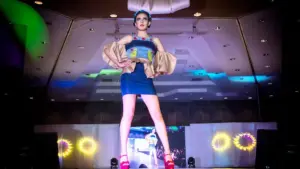 Today! → Bikinid beauties conquer the longest stage