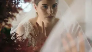 VIDEO INTERVIEW ⟩ Silvia Ilves is getting ready for her wedding: we believe that the more classic the ring, the smoother the relationship